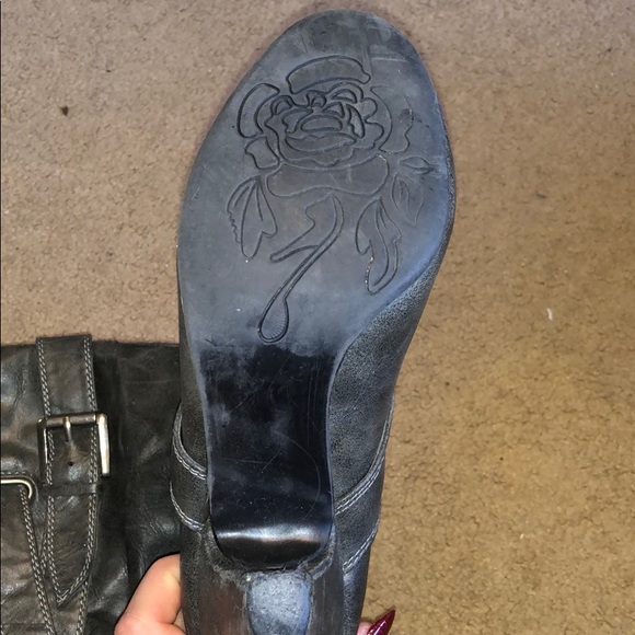 Grey boots - Picture 3 of 7